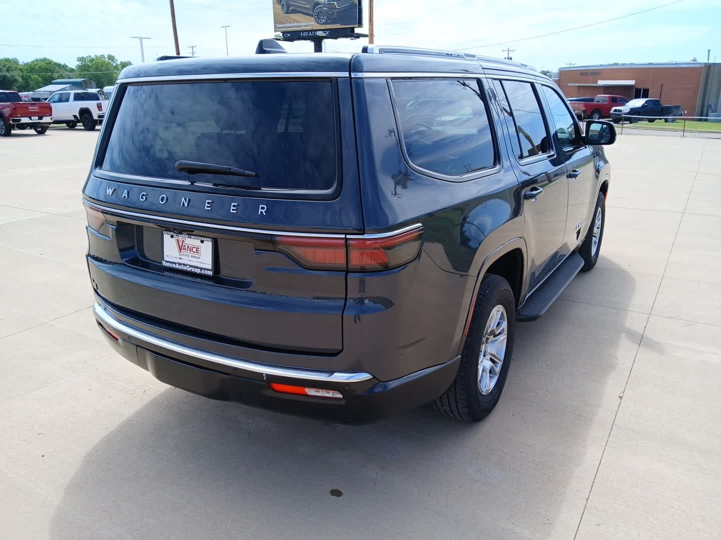 Used 2024 Jeep Wagoneer 4WD image 6