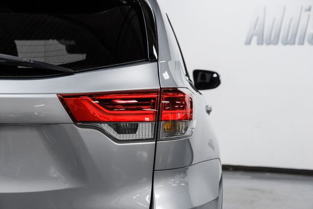 Used 2019 Toyota Highlander XLE image 33