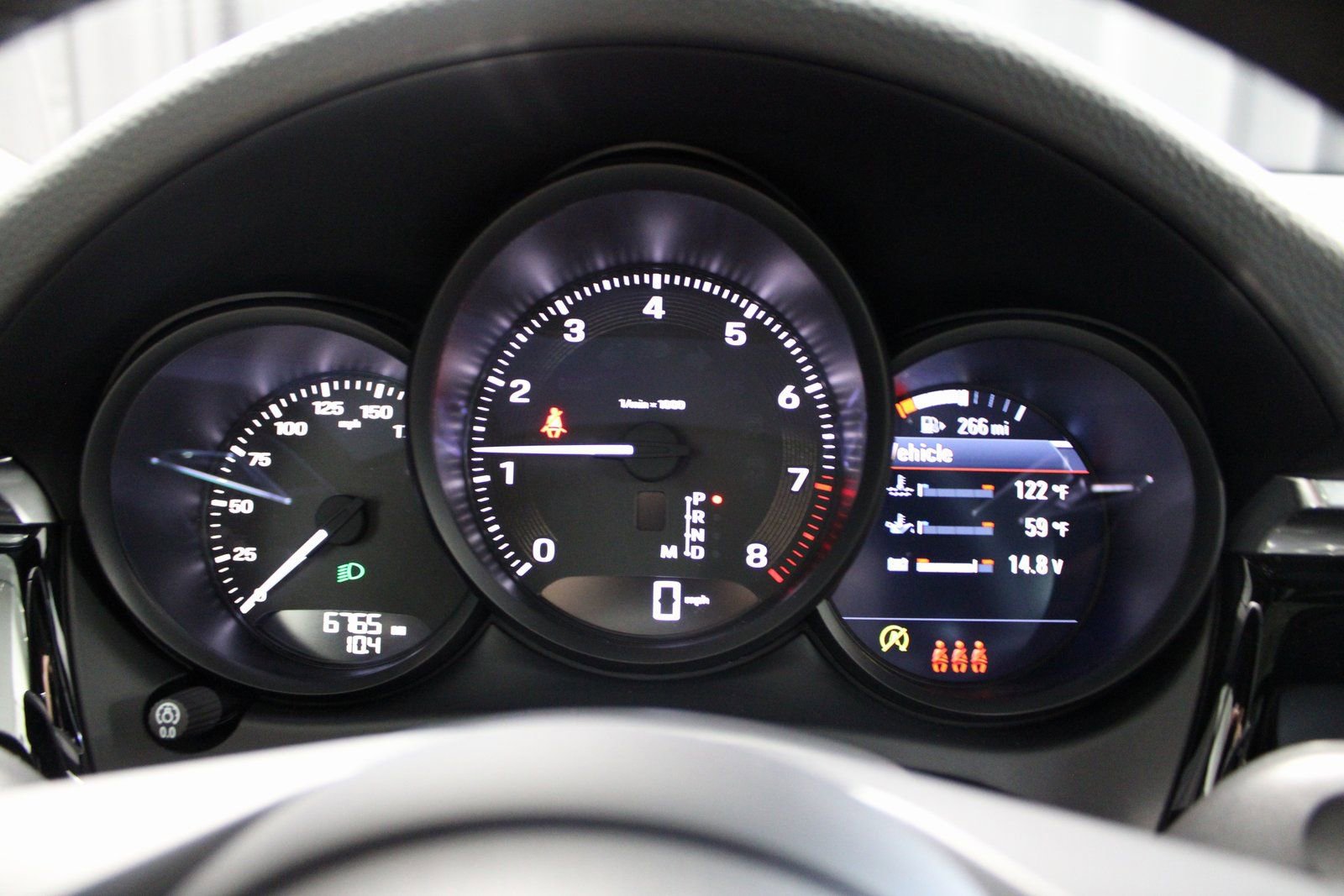 Used 2025 Porsche Macan image 29