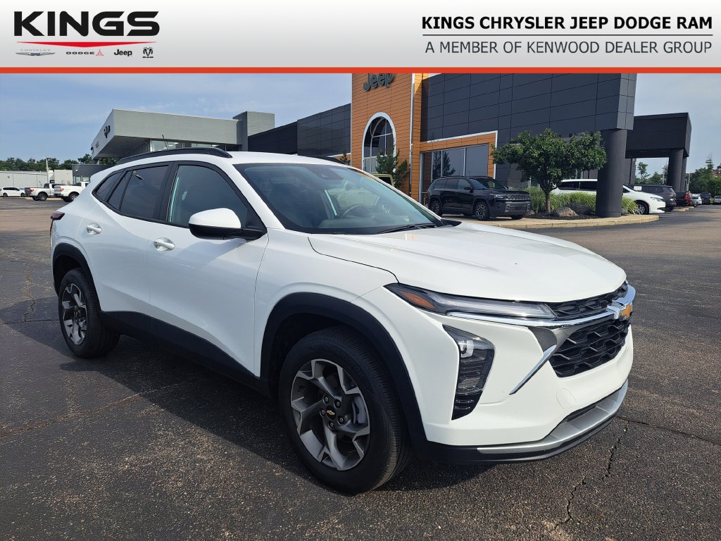 Used 2025 Chevrolet Trax LT w/ LT Convenience Package