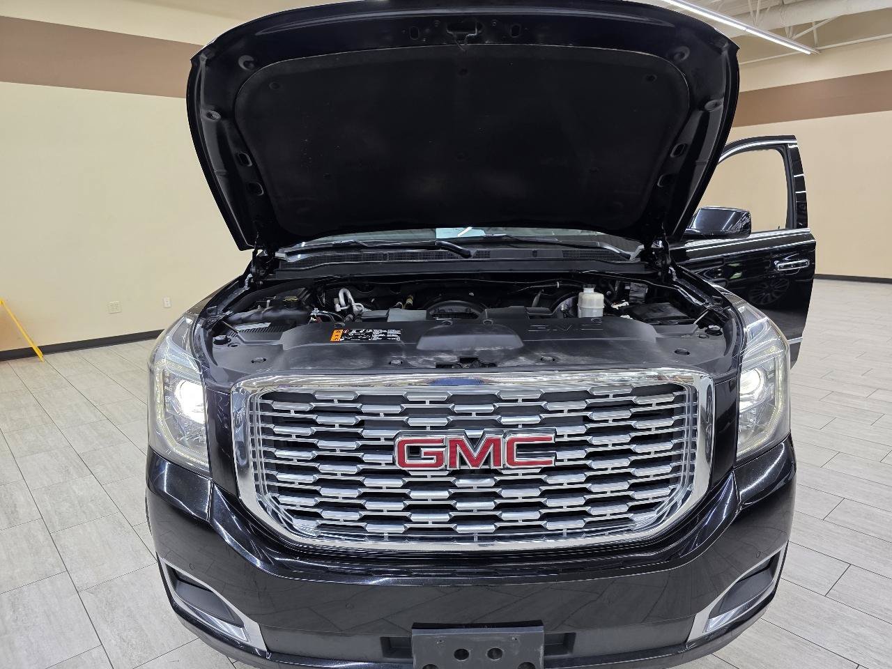 Used 2019 GMC Yukon Denali w/ Open Road Package AWD/4WD image 44
