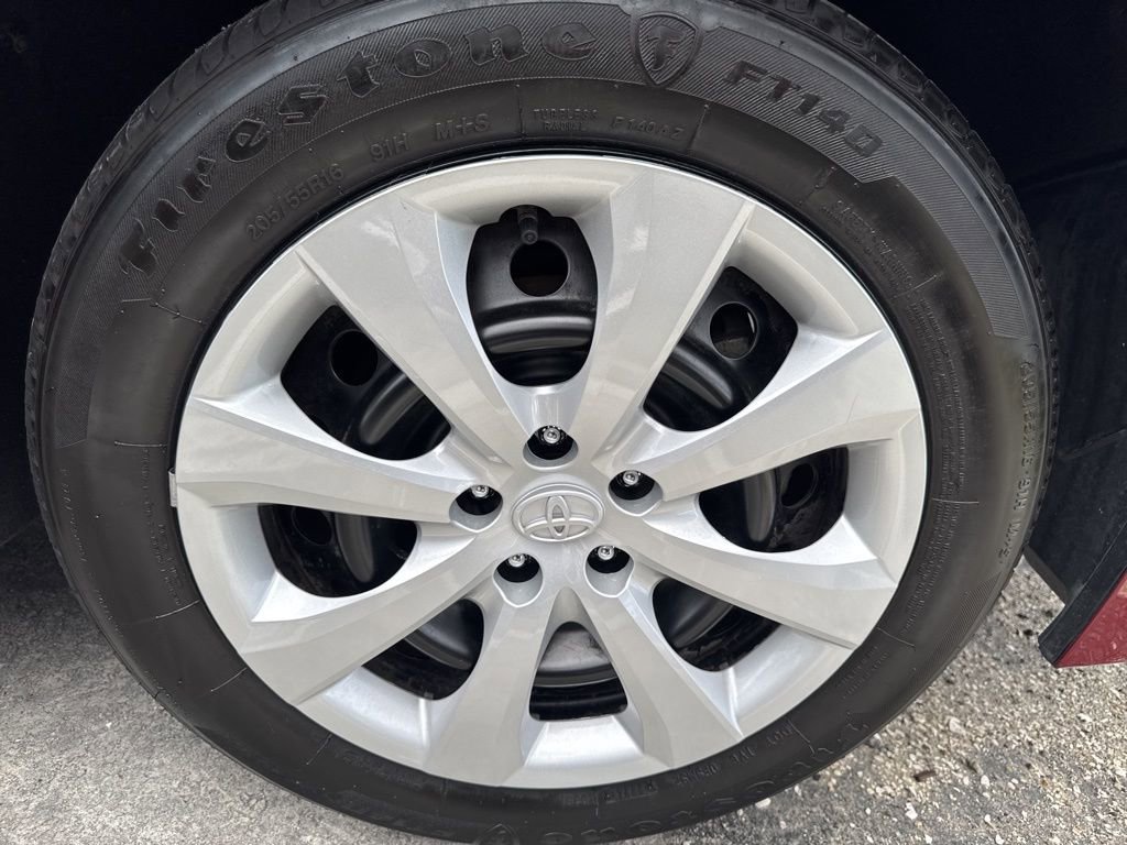 Used 2025 Toyota Corolla LE image 8