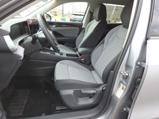 Used 2025 Volkswagen Tiguan S image 9