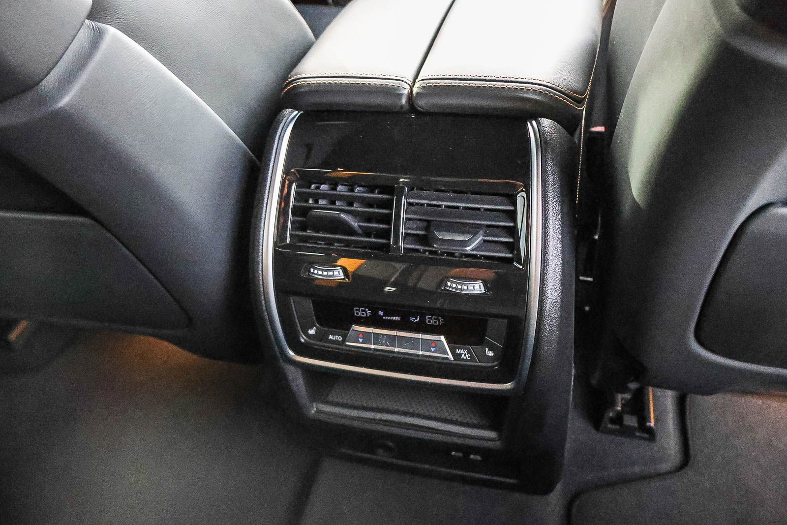 Used 2025 BMW X5 M Competition w/ Executive Package image 23