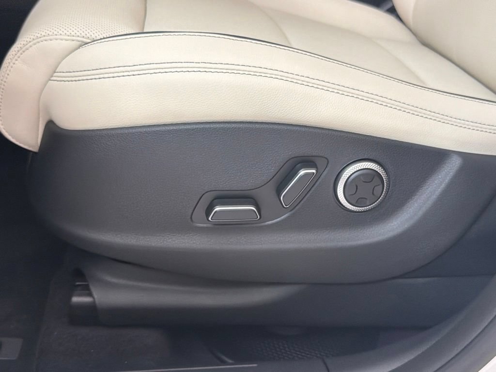 New 2027 Genesis GV70 2.5T Advanced AWD/4WD image 13