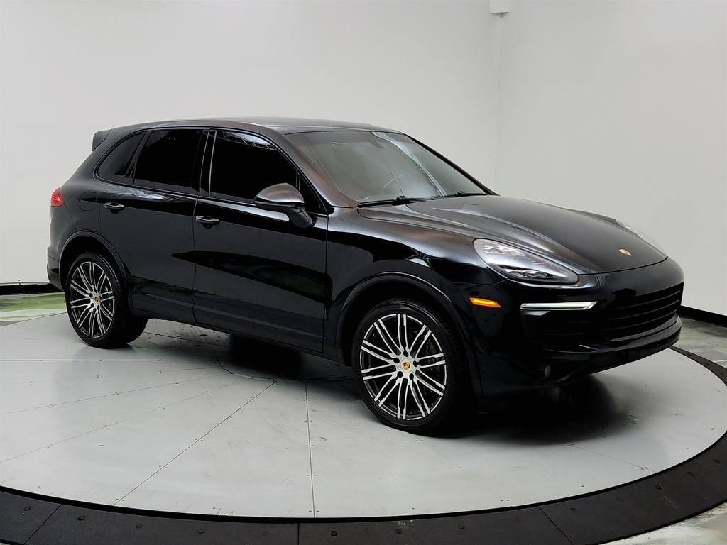 Used 2017 Porsche Cayenne Platinum Edition image 3