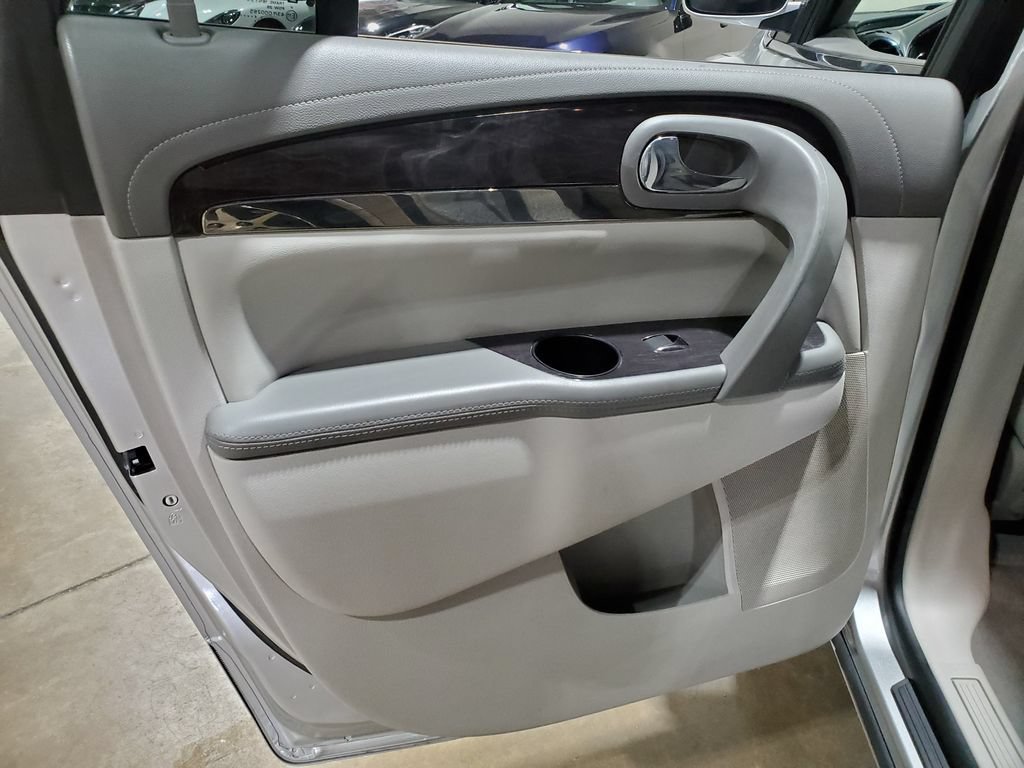 Used 2015 Buick Enclave Leather FWD image 25