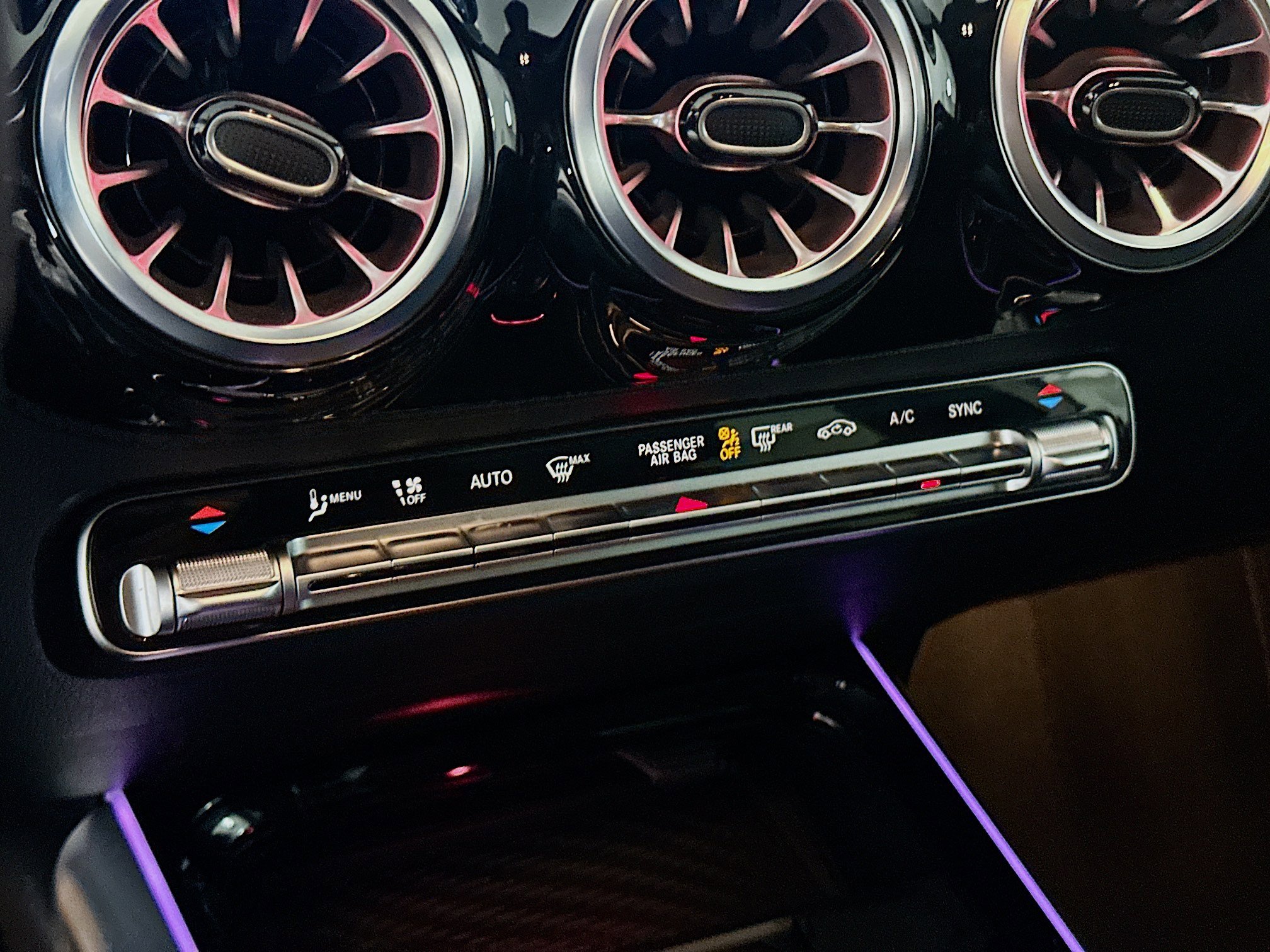 Used 2025 Mercedes-Benz GLA 250 image 23