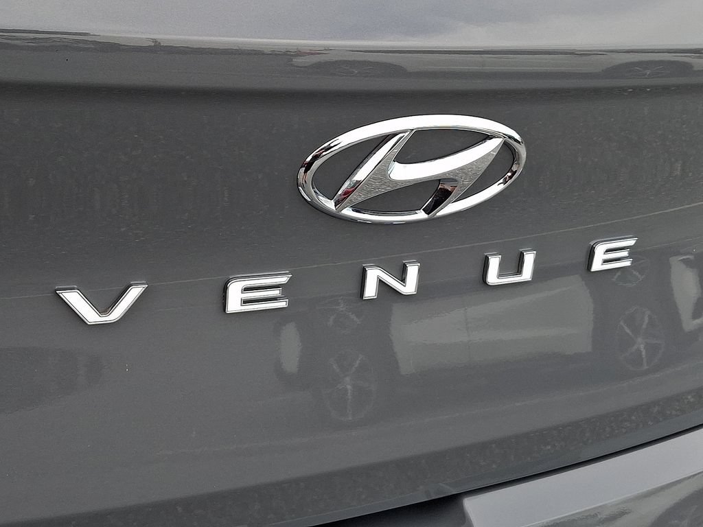 Used 2020 Hyundai Venue SE FWD image 29