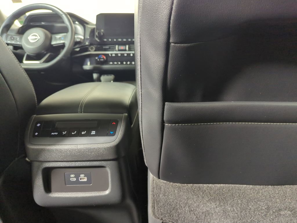 Used 2024 Nissan Pathfinder SL w/ Cargo Package image 30