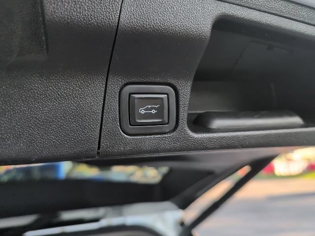Used 2020 GMC Acadia SLE w/ Driver Convenience Package AWD/4WD image 16