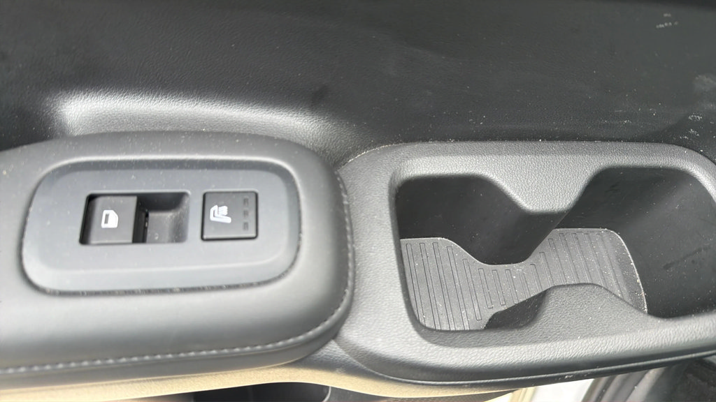 Used 2025 Hyundai Santa Fe Limited AWD/4WD image 19