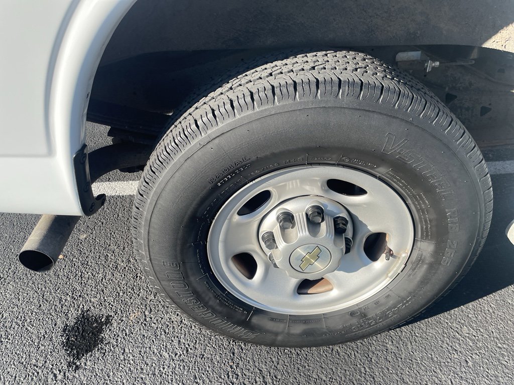 Used 2024 Chevrolet Express 2500 w/ Driver Convenience Package image 15