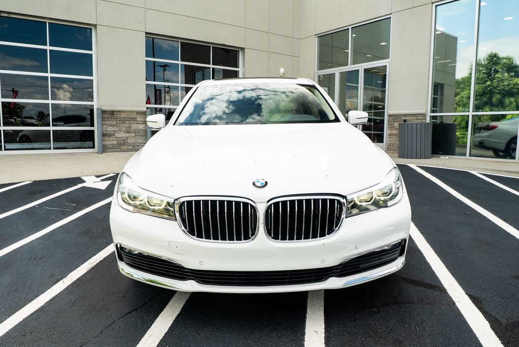 Used 2018 BMW 740i RWD image 3