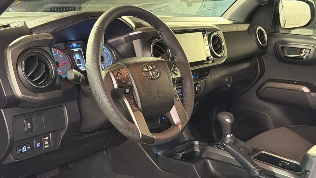 Used 2023 Toyota Tacoma TRD Off-Road image 21