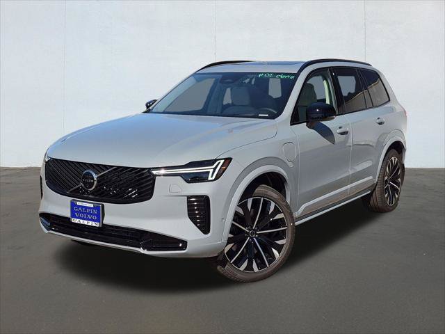 New 2026 Volvo XC90 T8 Ultra w/ Lounge Package