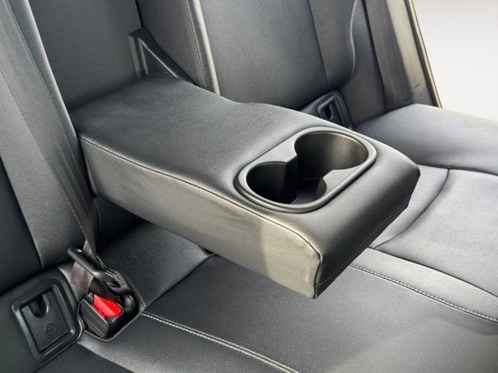 Used 2025 Toyota Corolla Cross XLE w/ Convenience Package FWD image 25
