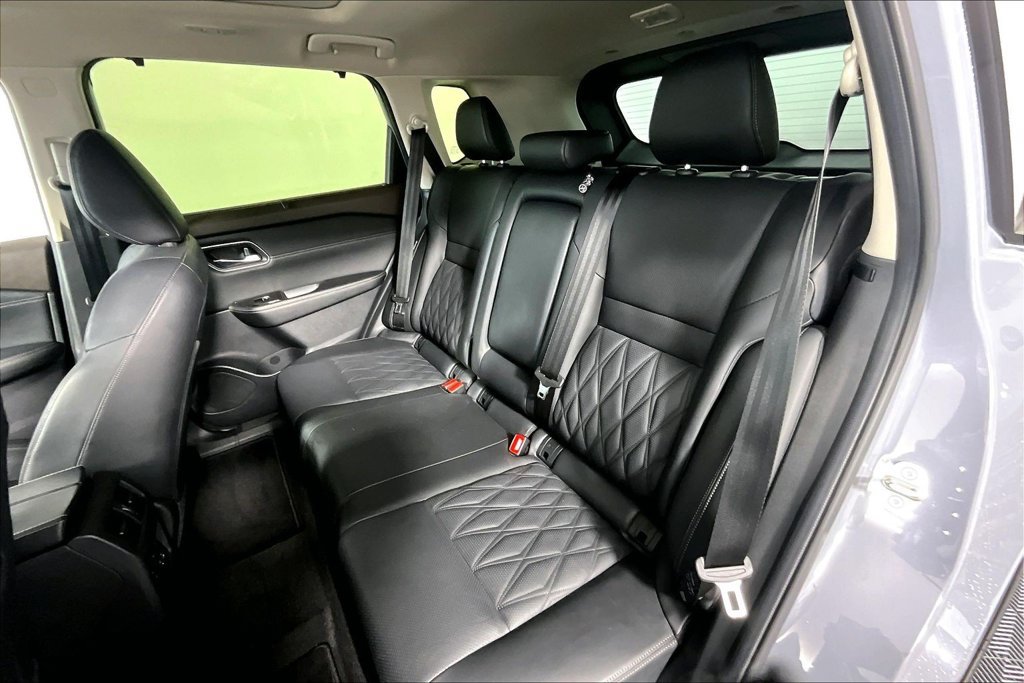 Used 2023 Nissan Rogue Platinum w/ Platinum Premium Package FWD image 26