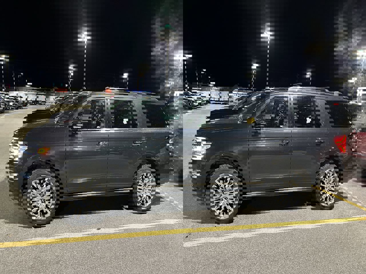 Used 2024 Ford Expedition Limited image 6