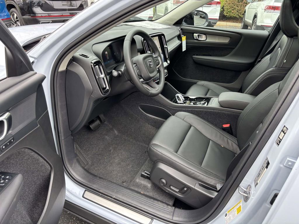 New 2026 Volvo XC40 B5 Plus w/ Protection Package Premier image 24