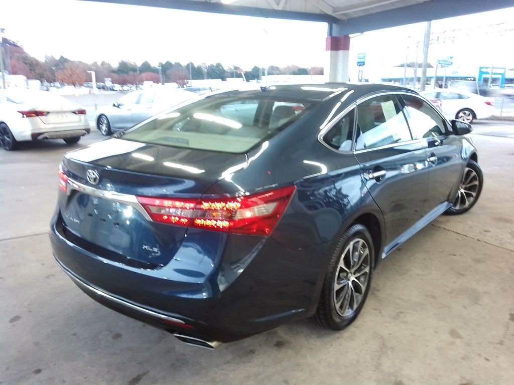 Used 2017 Toyota Avalon XLE Premium w/ All Weather Liner Package image 5
