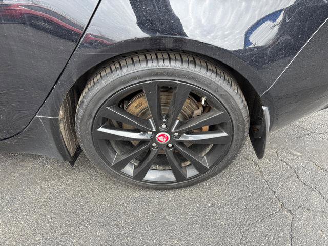 Used 2018 Jaguar XE Prestige image 27