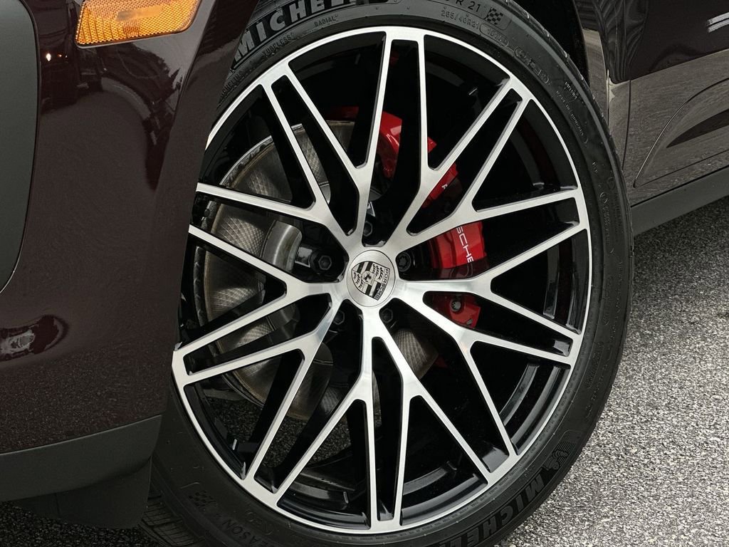 Certified 2026 Porsche Macan S AWD/4WD image 6