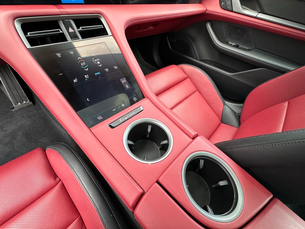 Used 2025 Porsche Taycan image 27