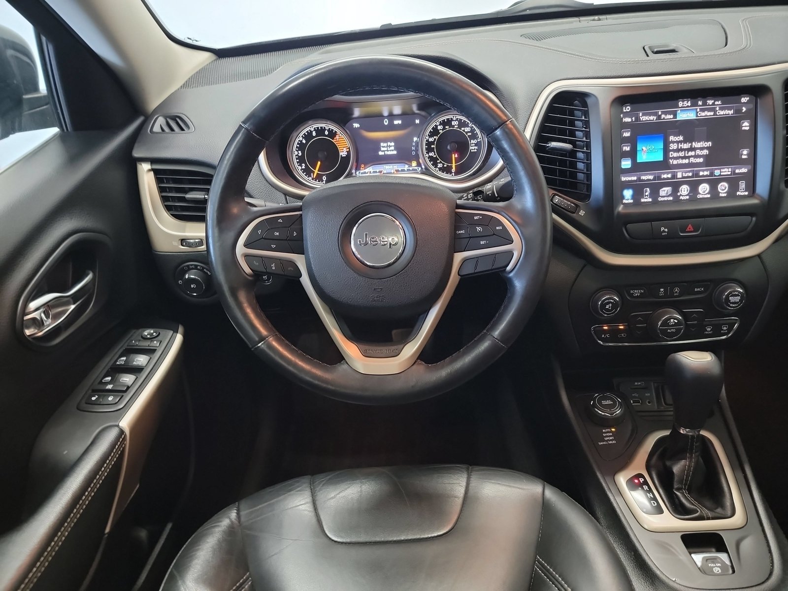 Used 2018 Jeep Cherokee Limited AWD/4WD image 23