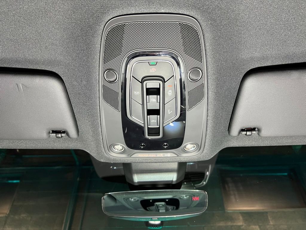 Used 2024 Audi SQ5 Premium Plus w/ Premium Plus Package image 20