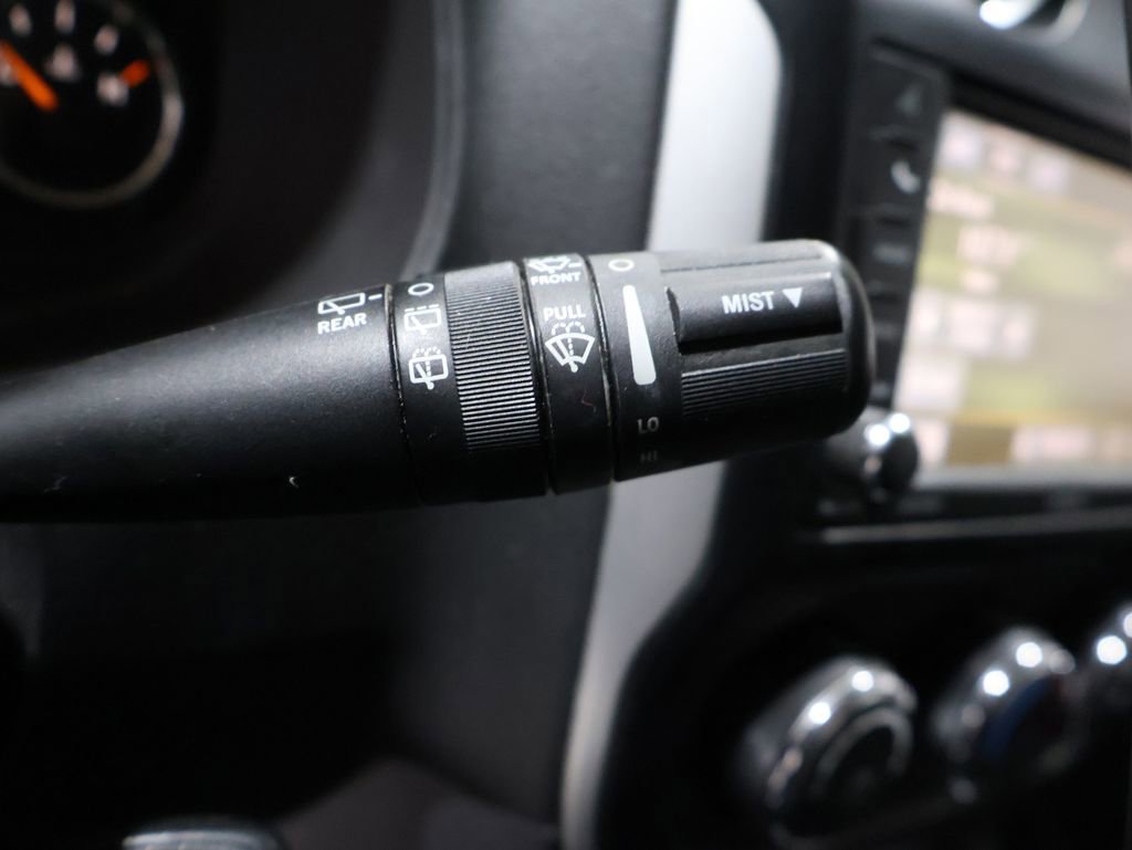 Used 2015 Jeep Compass High Altitude image 33