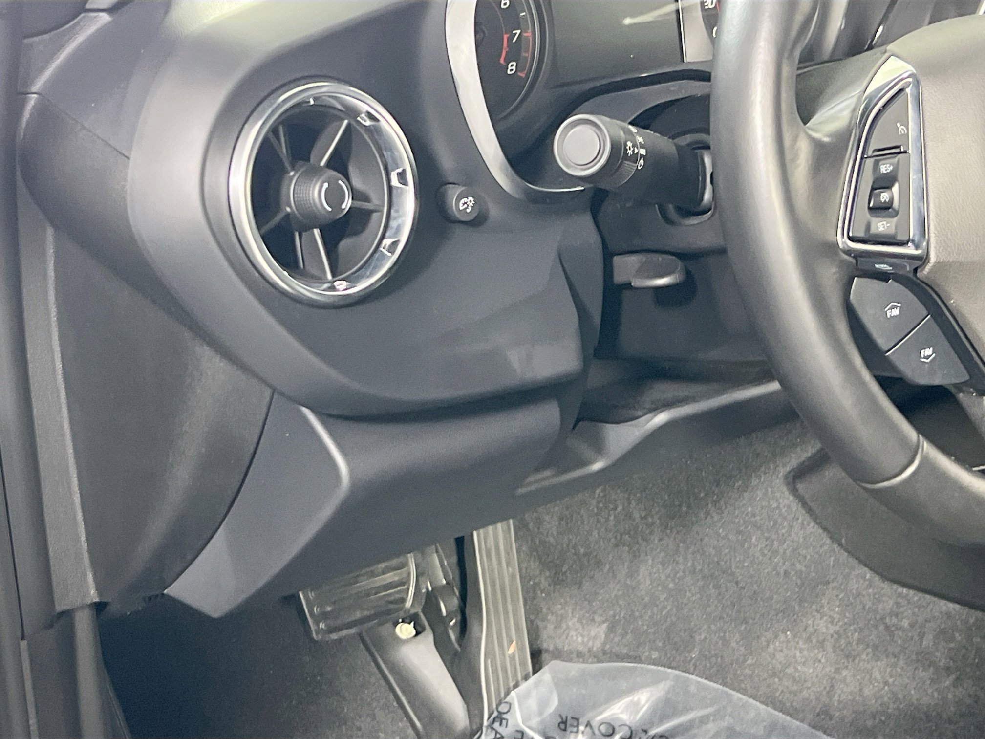 Used 2023 Chevrolet Camaro LT image 10