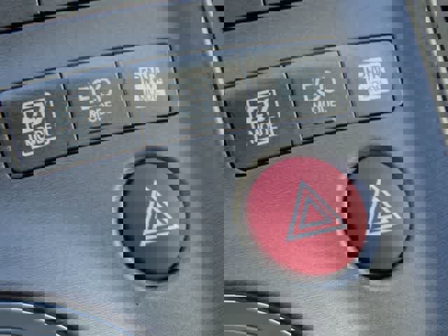 Used 2015 Toyota Prius Three w/ Solar Roof Package image 15