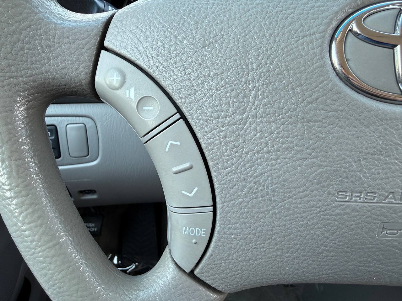 Used 2008 Toyota Sienna LE FWD image 32