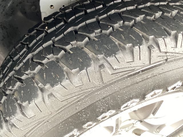 Used 2022 Jeep Cherokee Trailhawk AWD/4WD image 23