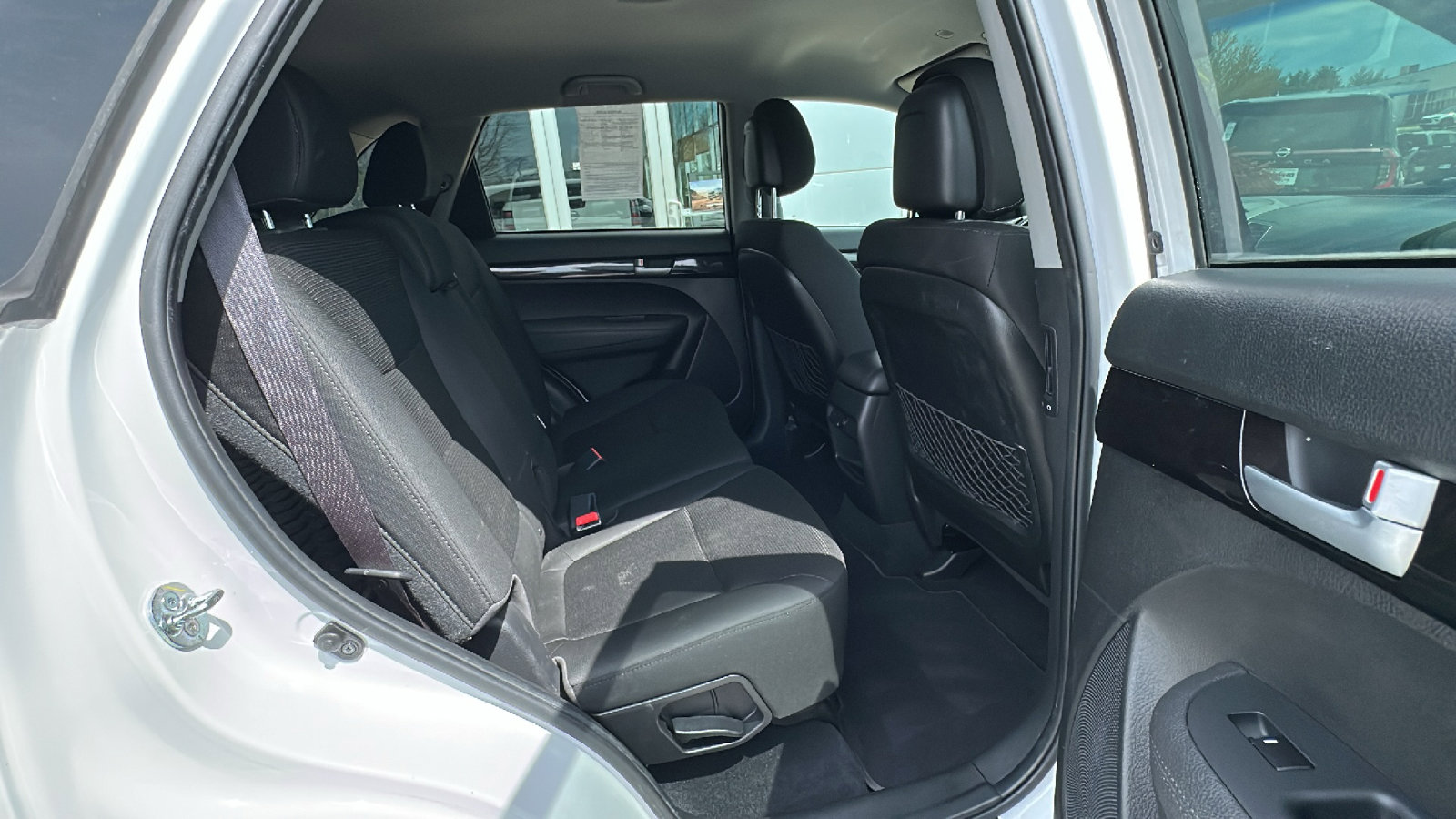 Used 2015 Kia Sorento LX image 24