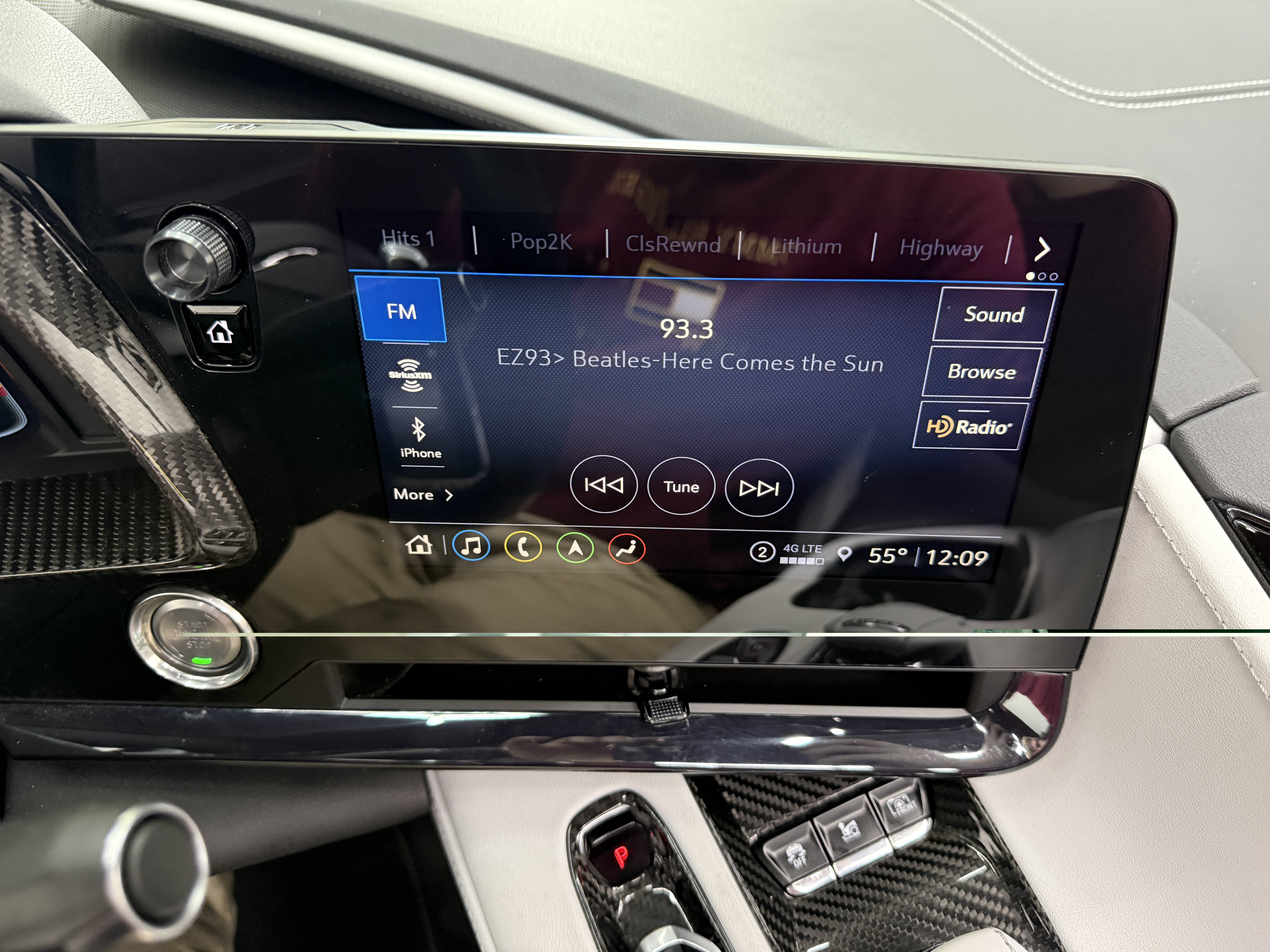 Used 2023 Chevrolet Corvette Stingray Preferred Cpe w/ Z51 Performance Package RWD image 23