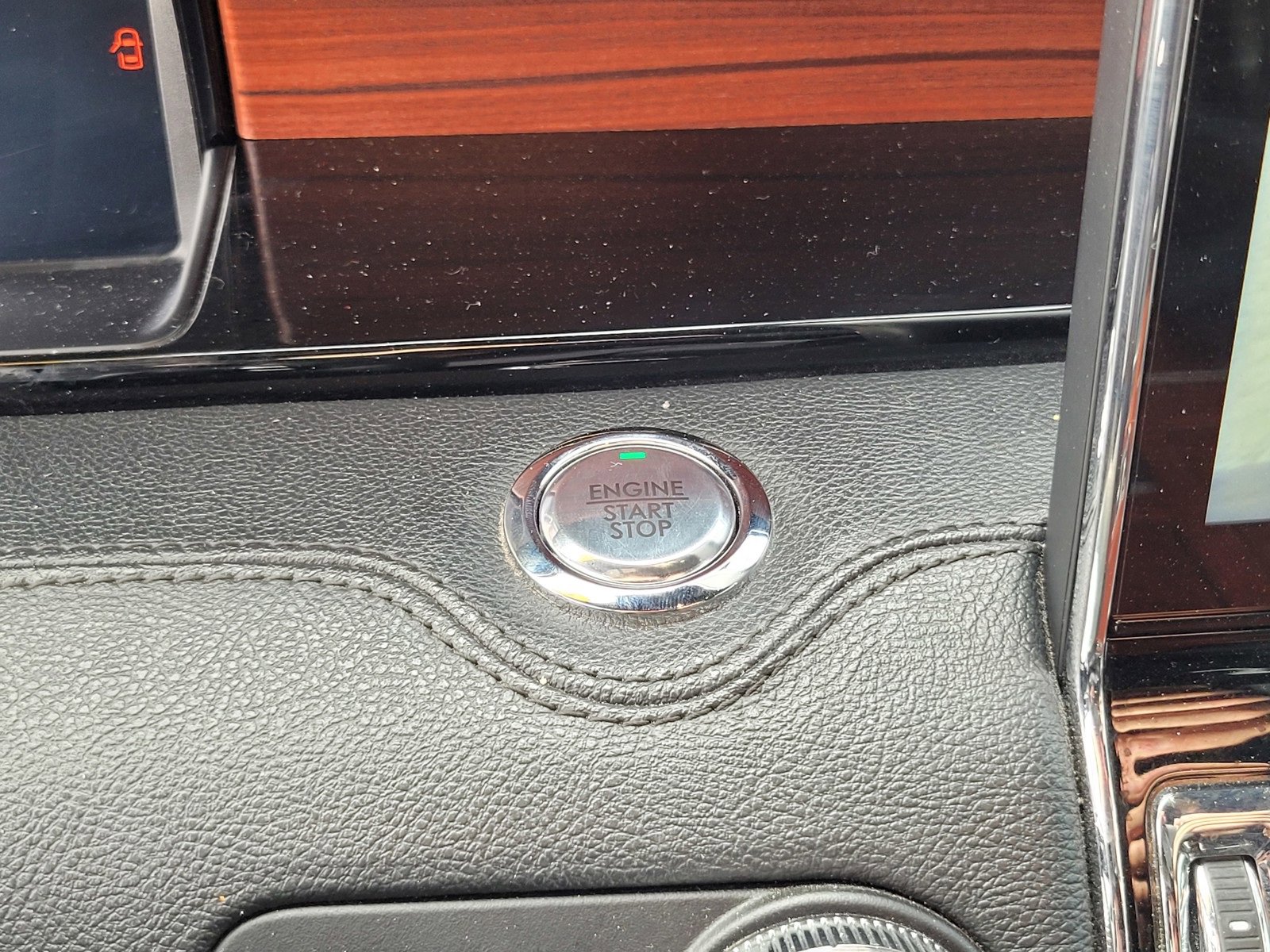 Used 2023 Lincoln Navigator Reserve image 25