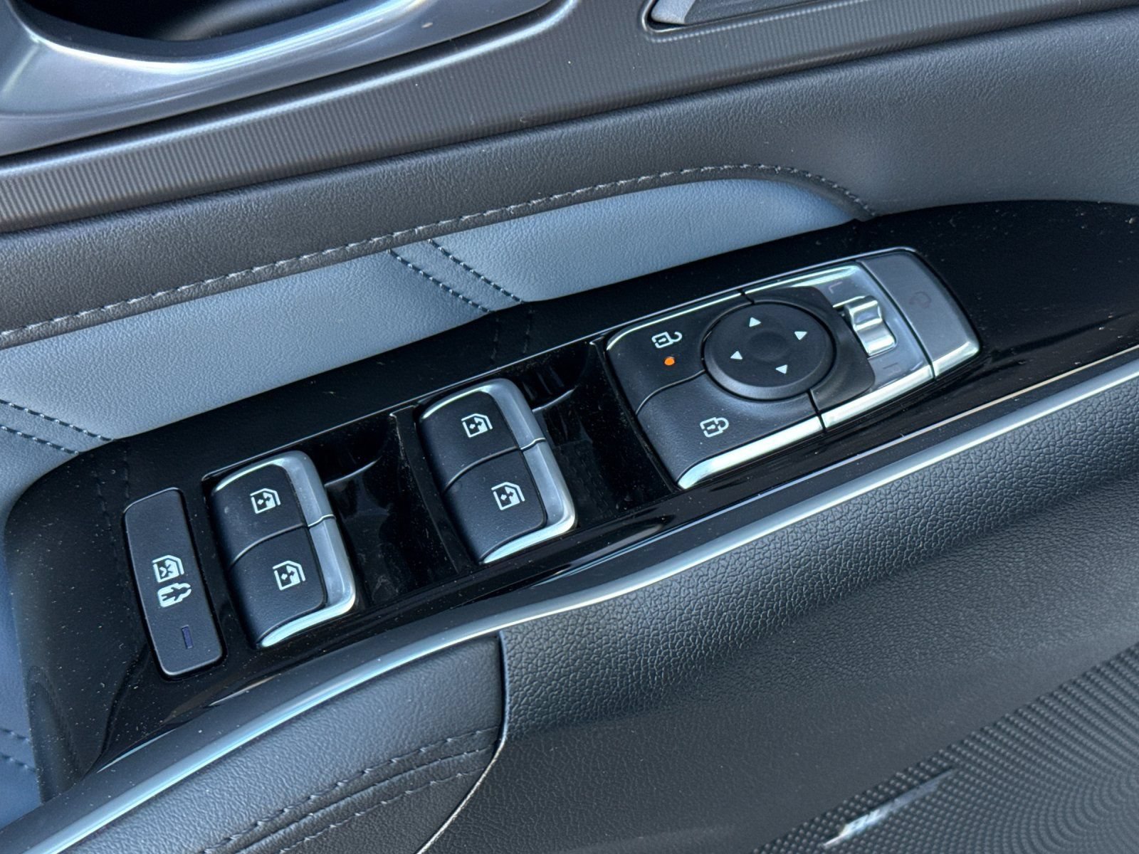 Certified 2025 Kia Sorento SX Prestige AWD/4WD image 11