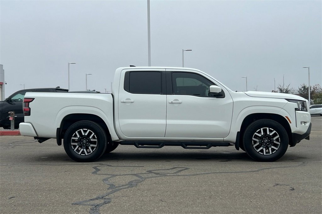 Used 2022 Nissan Frontier SV image 3