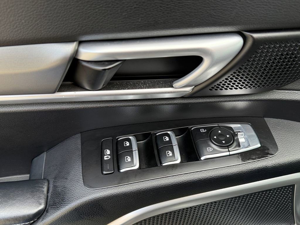 Used 2022 Kia Telluride LX image 11