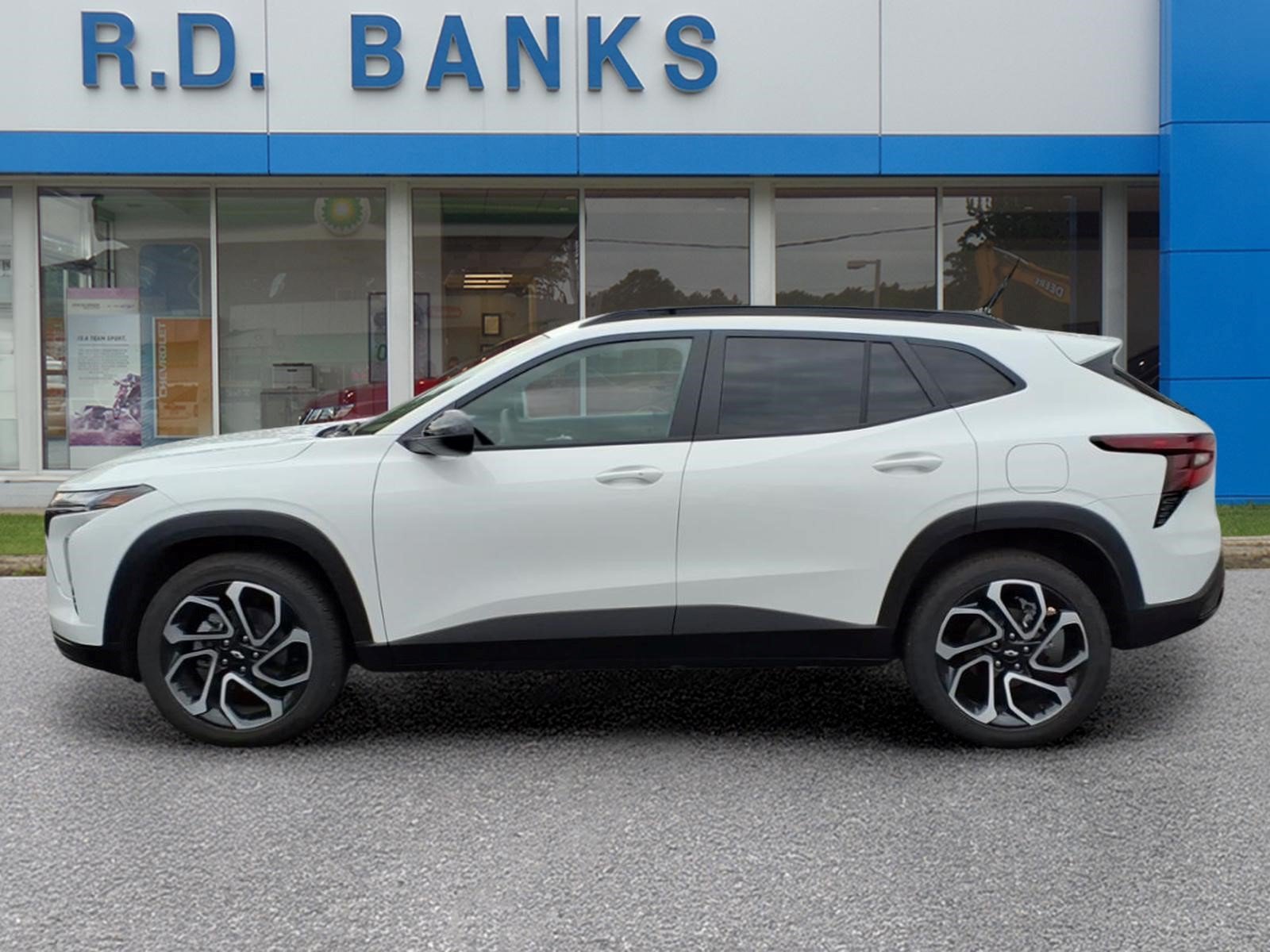 Used 2025 Chevrolet Trax RS w/ Sunroof Package FWD image 2