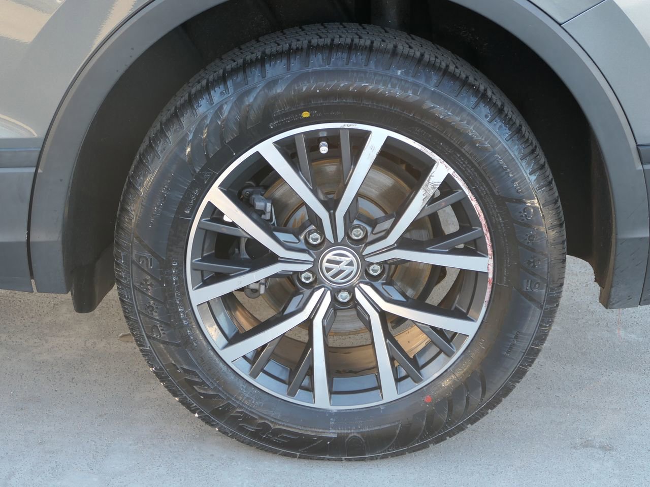 Used 2021 Volkswagen Tiguan S image 10