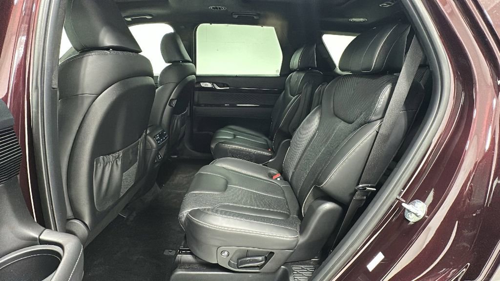 Used 2025 Hyundai Palisade Calligraphy image 11