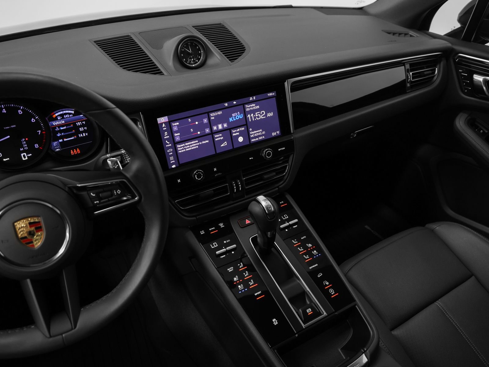 Certified 2023 Porsche Macan AWD/4WD image 31