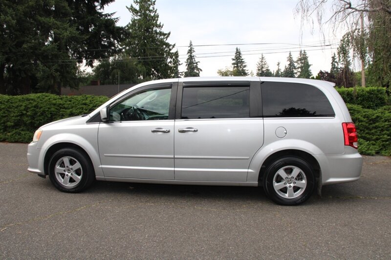 Used 2012 Dodge Grand Caravan Crew FWD image 12