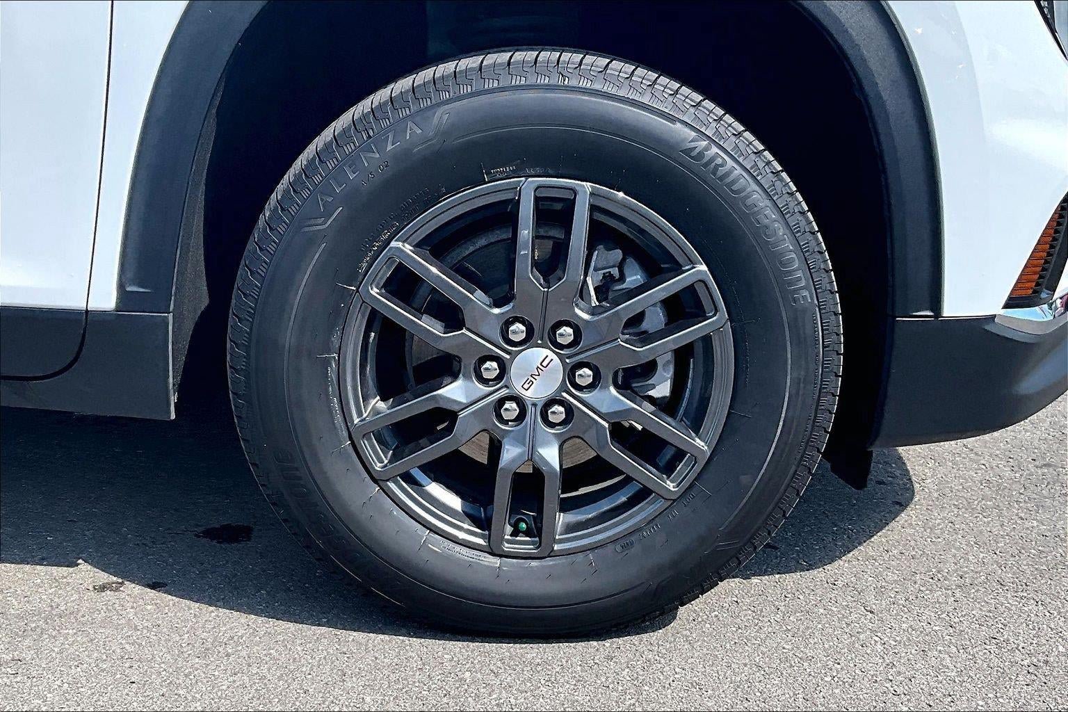 Used 2025 GMC Acadia Elevation AWD/4WD image 9
