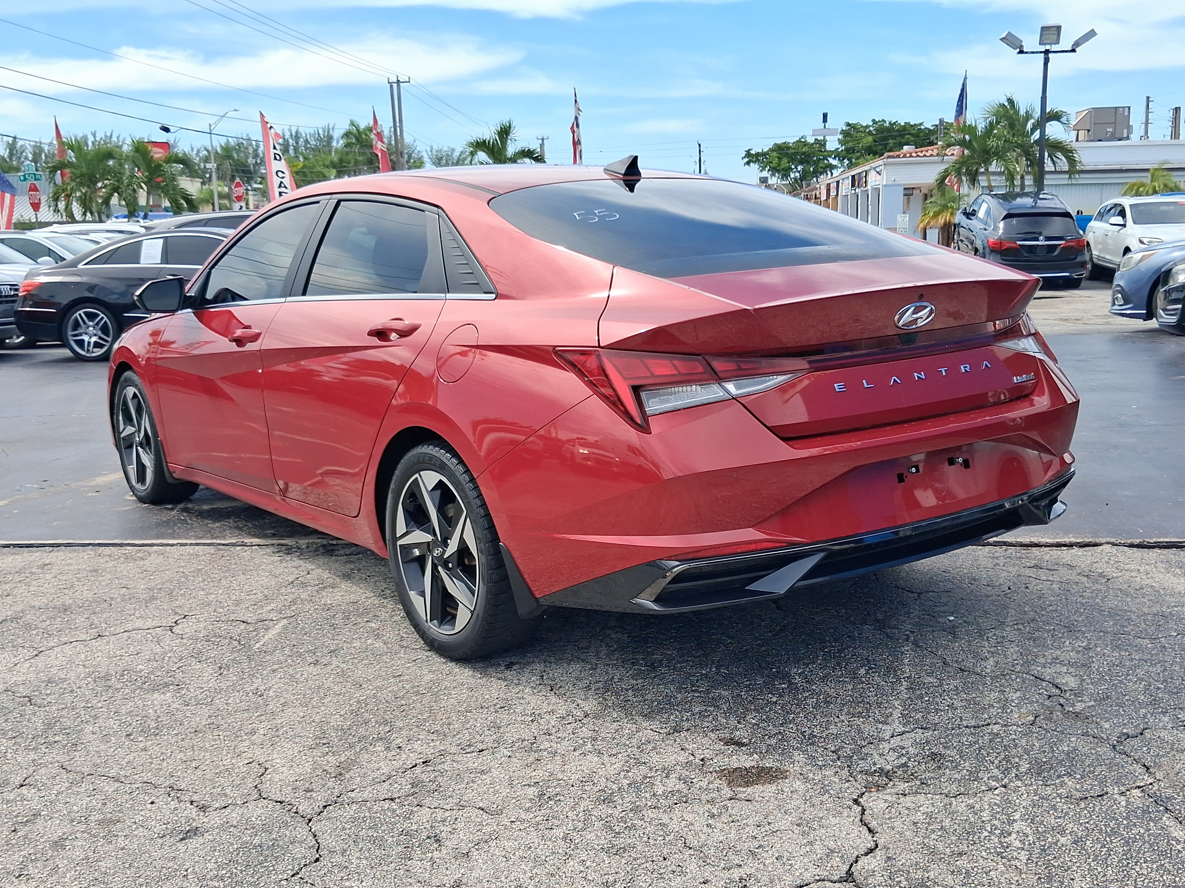 Used 2023 Hyundai Elantra Limited FWD image 7