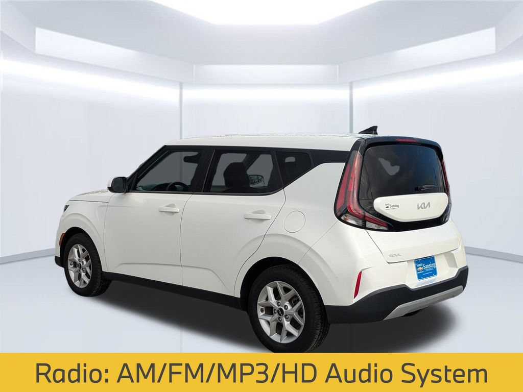 Used 2023 Kia Soul LX w/ Option Group 015 FWD image 4