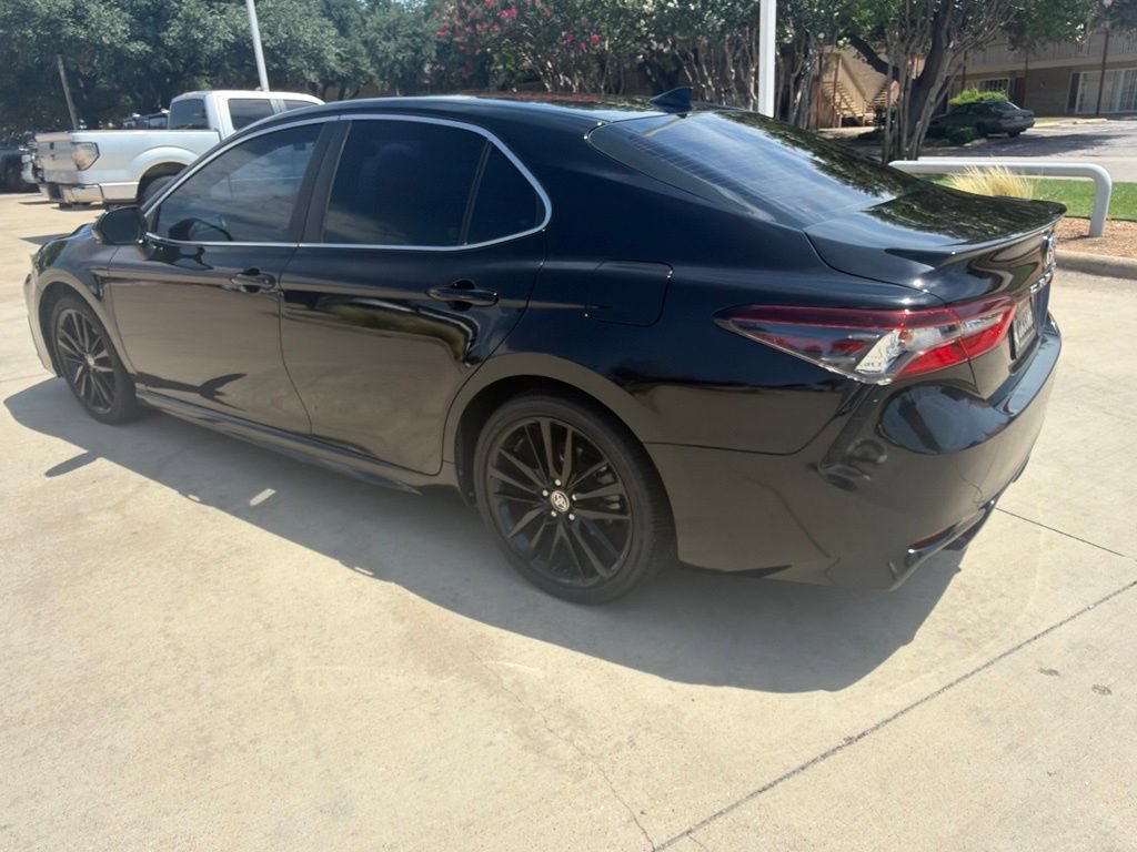 Used 2021 Toyota Camry SE FWD image 4